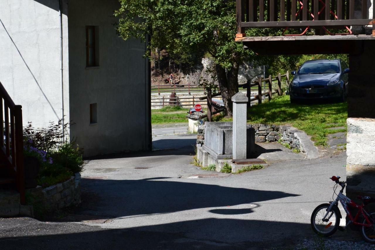 Alle Pendici Del Monte Rosa Champoluc Ngoại thất bức ảnh